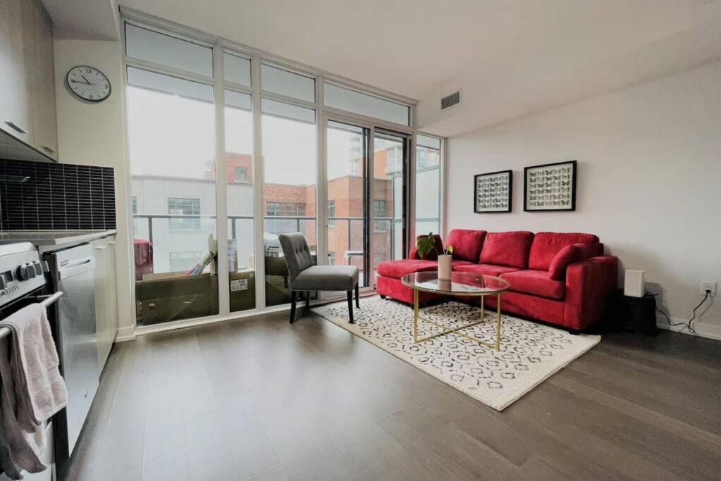Gorgeous Downtown Condo Toronto Exterior foto